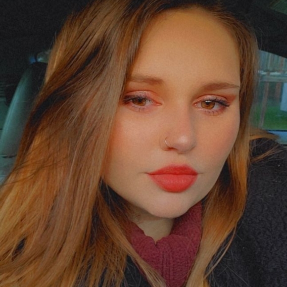 Meet your Posher, Elizabeth - Picture 5 of 7